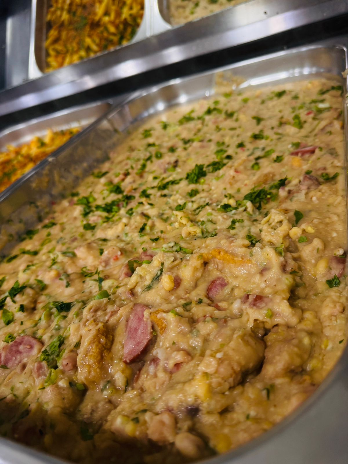 Feijão tropeiro caseiro - Comida mineira Elias Fausto Monte Mor região